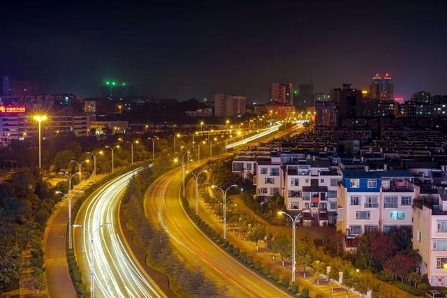 文山有哪些旅游景点，文山附近的旅游景点有哪些（这些景点去过就不想走）