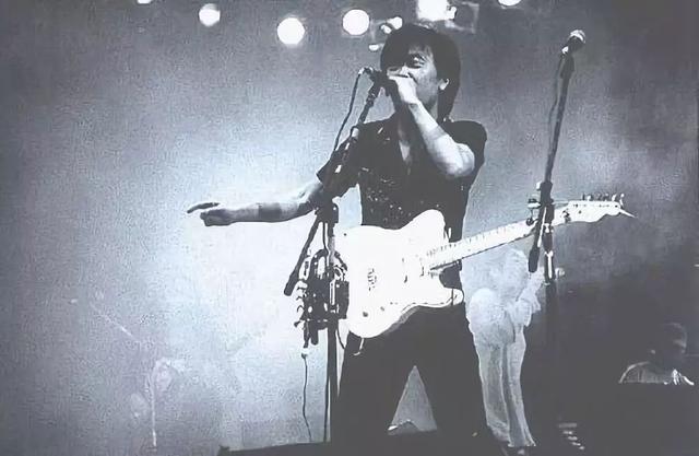 新裤子乐队成员，新裤子乐队成员资料（新裤子和痛仰不止一次向他们致敬）