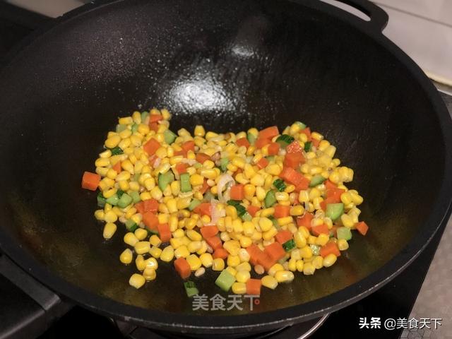 松子玉米的做法，玉米馒头怎么做才能松软好吃视频（玉米这样做也太好吃了吧）