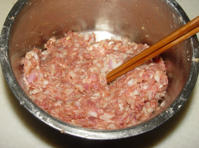 炸茄盒面糊怎么调，炸茄盒的面糊怎么调酥脆（挂糊的关键是3样）