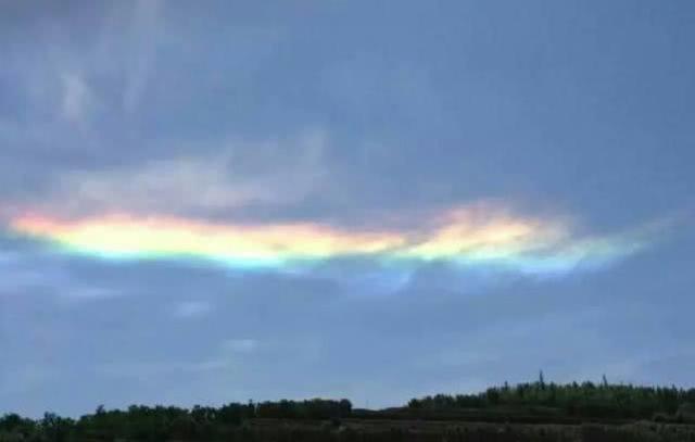 地震光是什么，地震光是什么样子的,图片（地震前的“发光现象”为什么有时会有这种奇怪的现象）