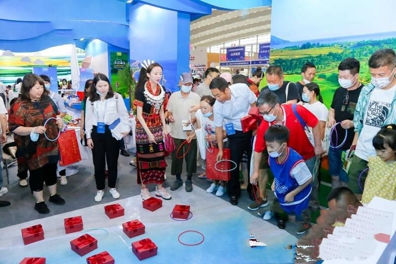 摆地摊卖什么最火(女孩子摆摊卖什么赚钱成本又低)