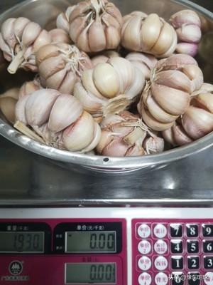 甜蒜的腌制方法10斤蒜怎样配料，甜蒜的腌制方法10斤蒜怎样配料视频（姥姥用了半辈子的腌糖蒜秘方）