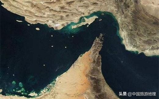 曼德海峡地理位置，亚丁湾地理位置（世界十大海峡）