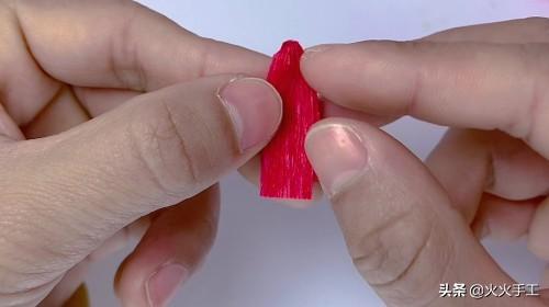 红梅花的寓意是什么，红梅花代表什么象征意义（而我用枯树枝和纸做了一枝梅花）