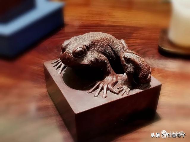 科头跣足是什么动物，科头跣足指什么动物（浅谈“刘海”与“金蟾”）