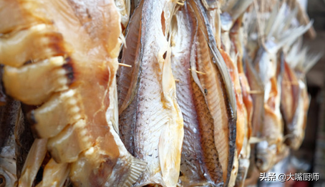 红烧腊鱼的做法，炒腊鱼的家常做法大全（腌腊鱼不能直接抹盐）