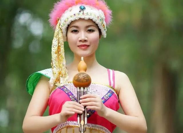 葫芦丝4怎么吹指法，葫芦丝4怎么吹（手指的作用也很重要）