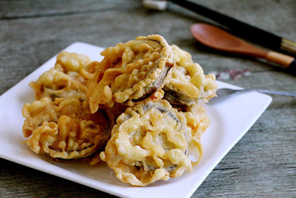 炸茄盒面糊怎么调，炸茄盒的面糊怎么调酥脆（挂糊的关键是3样）