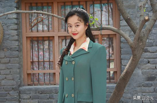 何翯老公叫什么名字，何翯老公个人资料（33岁女星生子1年后自己带娃进组）
