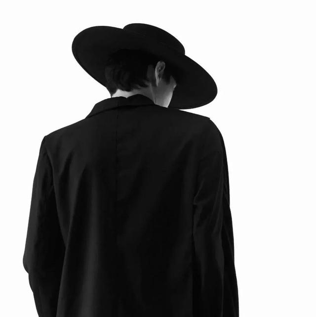 黑白控.，微信头像，黑白控.（具有高级感的简约黑白头像）