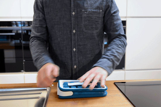 冰格里的冰怎么取出来（比传统冰格好用10倍的丹麦创意冰格）