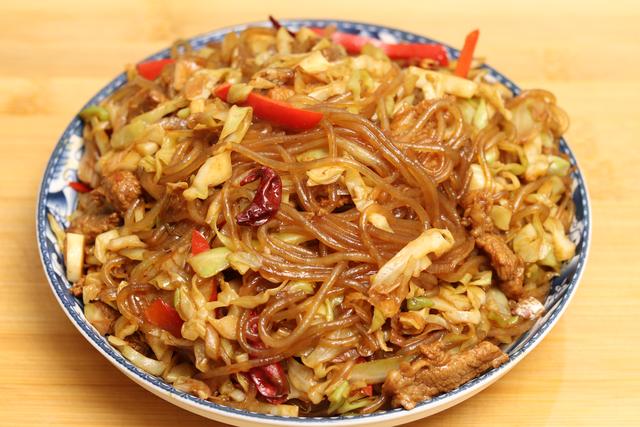 炒粉条，炒粉条不粘锅怎么炒（粉条不粘不坨更入味）