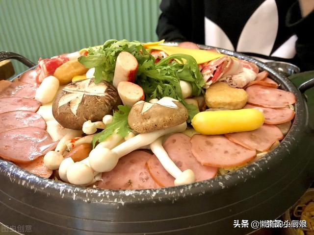 辣白菜火锅的做法窍门，辣白菜火锅的做法大全窍门（在家吃个韩式部队火锅）