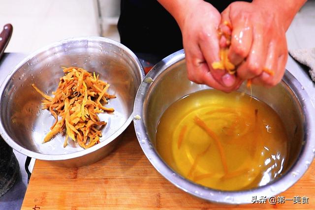 黄花菜的功效与作用和做法，黄花菜 作用（上榜“小康菜谱”的黄花菜）