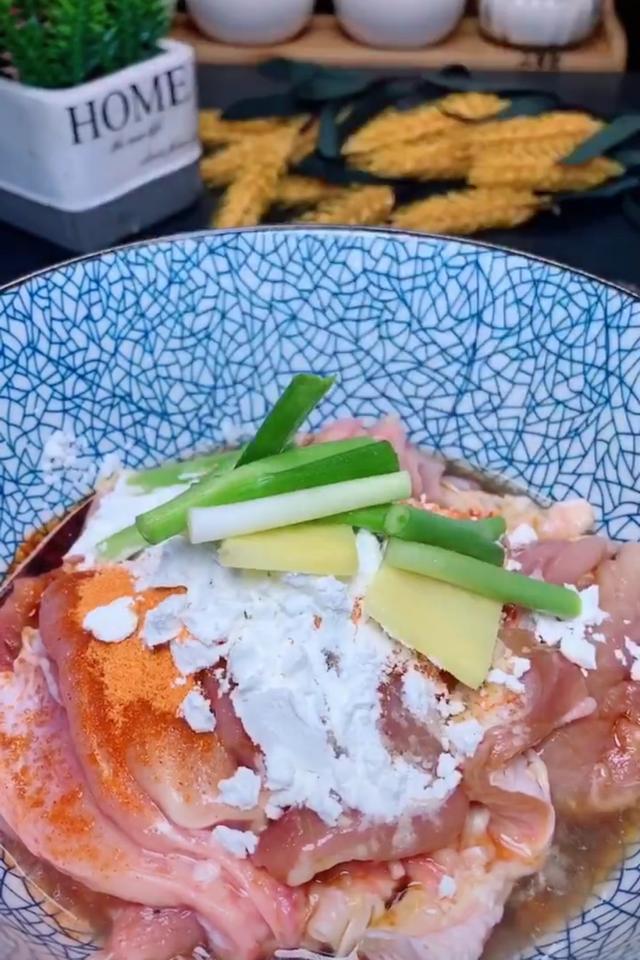 锡纸亮面接触食物还是反面，锡纸分正反面吗（餐桌上不可多得的一道好菜）