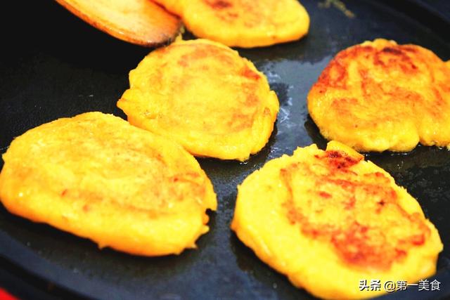 制作柿饼的方法，如何在家里自制柿饼（这农家柿饼很多人没吃过）