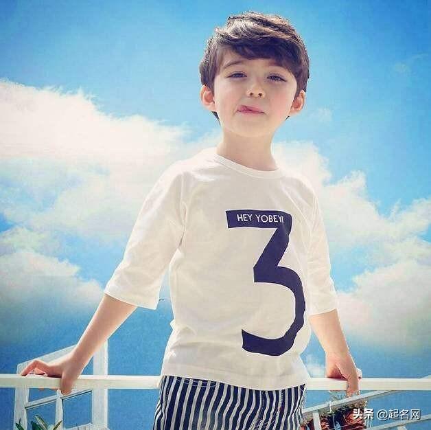 钰怎么读音，钰怎么读音jue（这些朋友圈都疯狂点赞的男孩名）