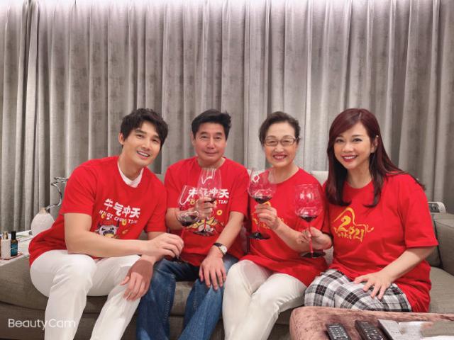 陈松伶和张铎结婚登记照，张铎陈松伶为表不离婚决心