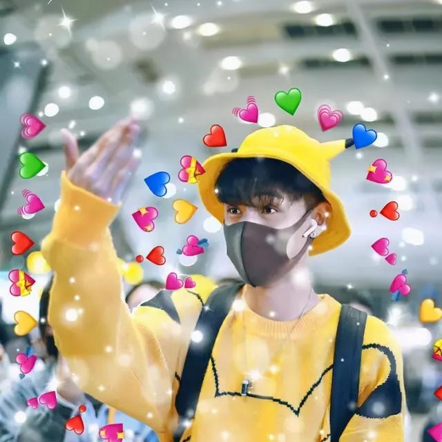 孟鹤堂，微信头像，孟鹤堂（老秦、李鹤东、张九南、孟鹤堂）