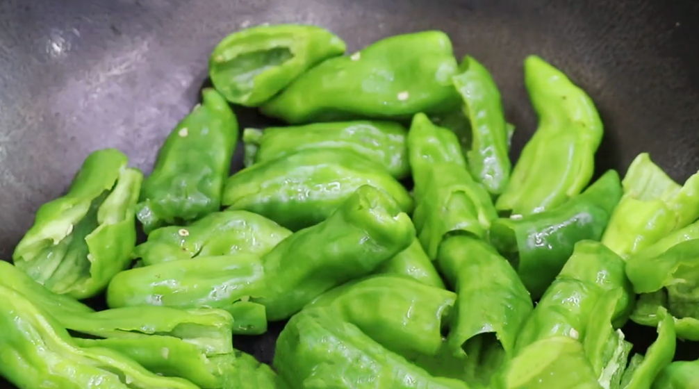 圖片[4]-【虎皮椒炒荷包蛋】做法步驟圖 香辣開胃又下飯 比吃肉還香-起舞食譜網