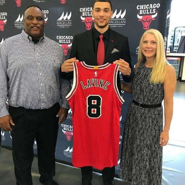 库里是黑人还是白人，nba球员库里个人照（看似是白人实际上却是黑人的NBA球星）