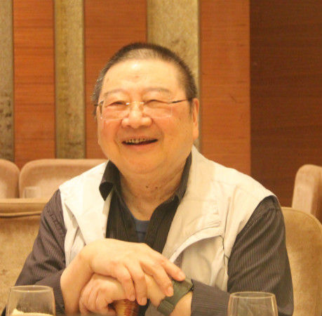 天龙八部是谁写的，金庸写天龙八部在哪年（倪匡曾经给金庸代笔《天龙八部》）