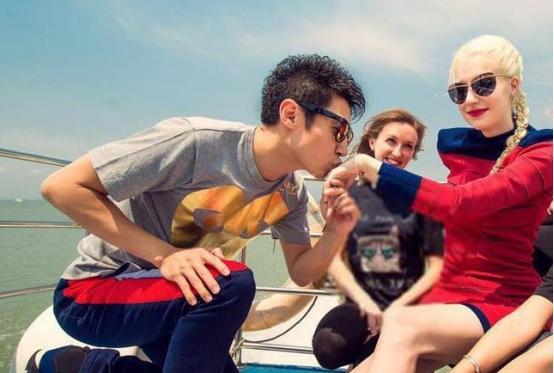 撒贝宁前妻是谁，撒贝宁前妻（背后5个女人皆成遗憾）