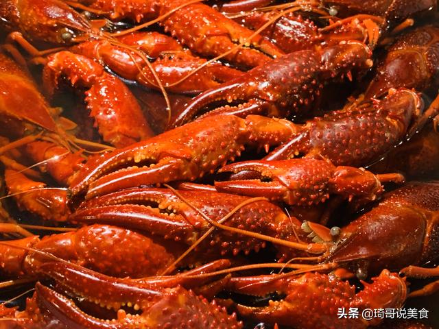 龙虾头怎么处理，小龙虾怎么处理干净（很多人吃错真可惜）