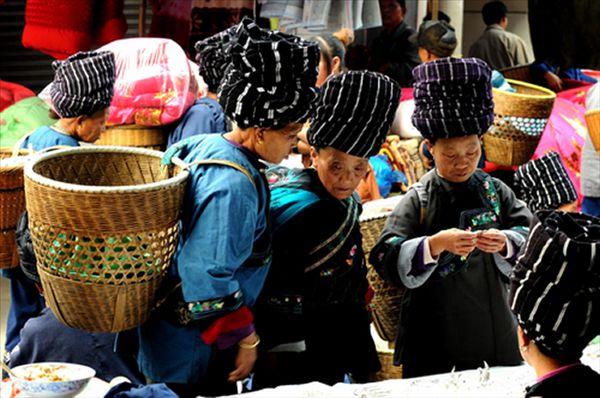 凤凰古城特产，凤凰古城特产水果像葡萄一样叫什么?_（凤凰古城最全攻略，看了不后悔）