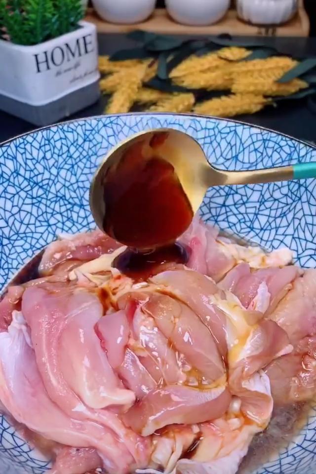 锡纸亮面接触食物还是反面，锡纸分正反面吗（餐桌上不可多得的一道好菜）