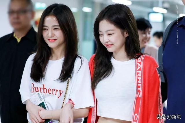 李夏怡 rose音译，卡其色李夏怡rose音译（队友和她合照就像公开处刑）