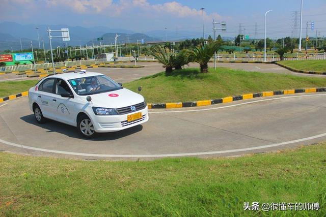 场地考试项目，场地考试几项（小型手动挡汽车科目二考试内容包括5项）