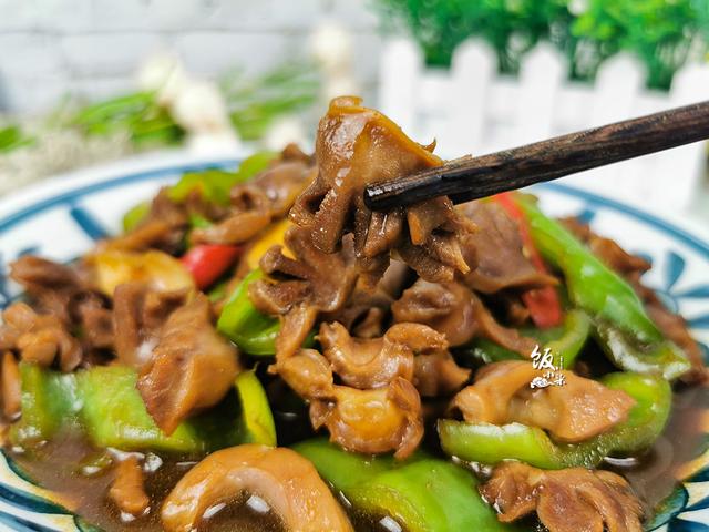郡肝怎么炒好吃，炒一份美味的青椒郡肝！（老厨师教我正确做法）