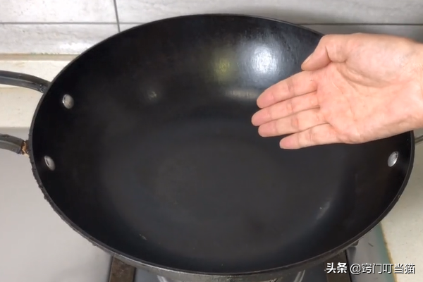 铁锅生锈怎么处理，铁锅生锈怎么处理视频（不管铁锅生锈多严重）