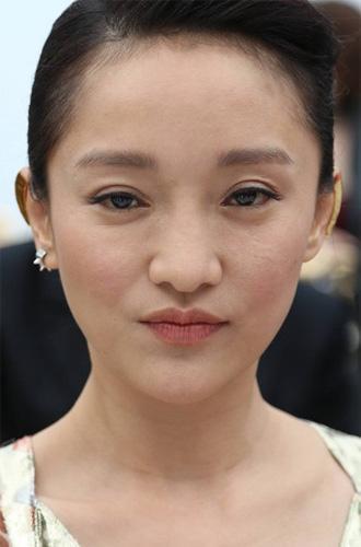 卡粉是什么原因引起的，底妆卡粉是什么原因造成的（其实是卸妆和补水不到位惹的祸）