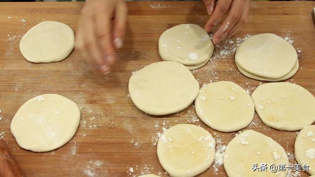 油馍的家常简单做法，油馍的制作方法（烙馍和面热水还是凉水）