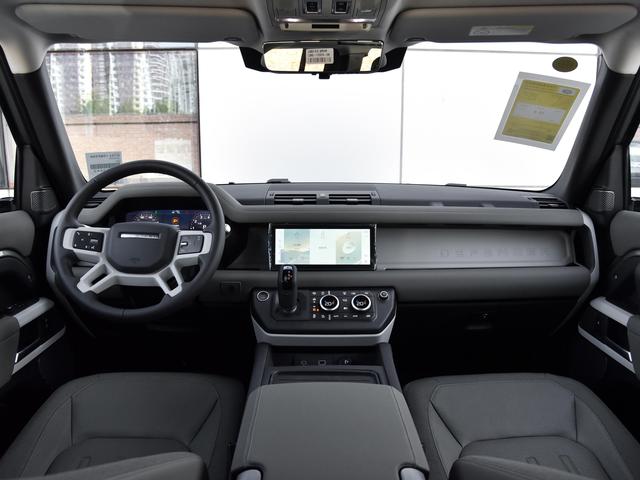 路虎揽胜图片大全大图，现代揽胜报价及图片（6缸增压+四驱豪华SUV）