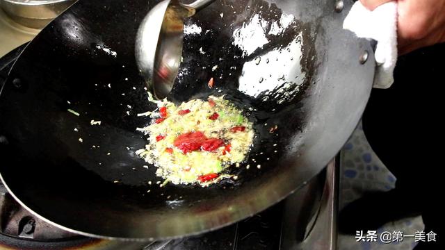 清炒茄子的家常做法，丝瓜汤怎么做才好喝（连菜带汤一滴不剩）