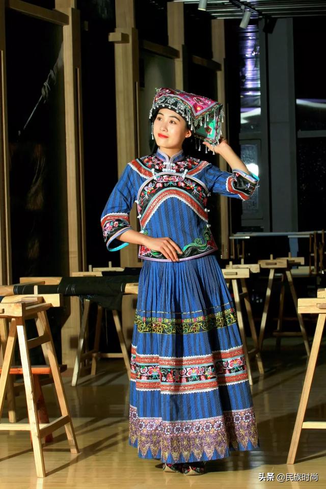 别具特色的布依服饰，别具特色的布依服饰作品（非遗复古风也能穿出时尚）