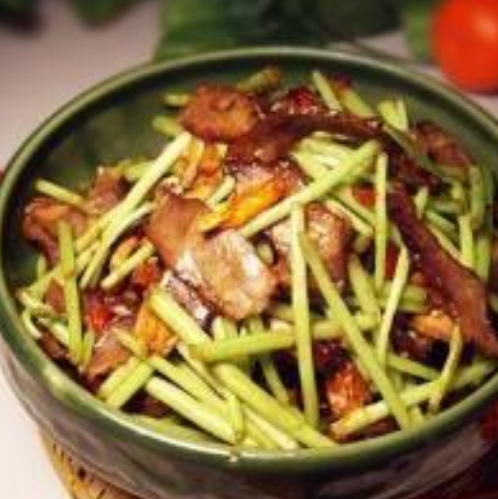 藜蒿叶子为什么不能吃，黎篙叶子可以吃吗（钙含量是牛奶的7倍）