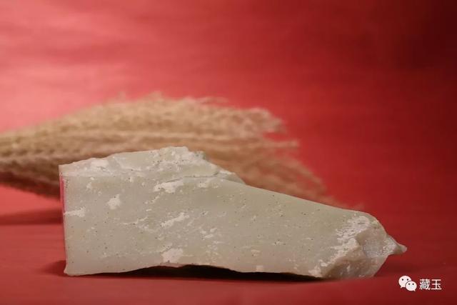 和田玉青玉只要几十块钱是真的吗，和田玉青玉大概多少钱（关于和田玉的一些基础知识普及）