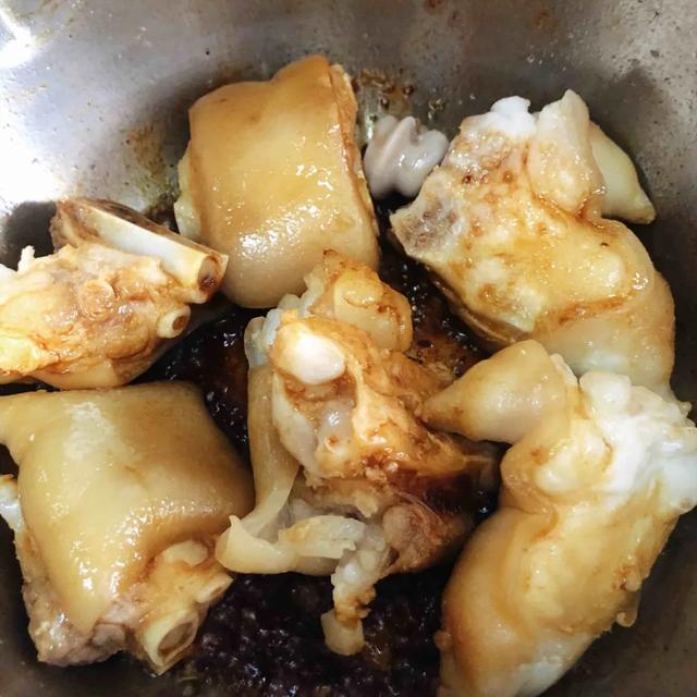 黄豆猪蹄汤，黄豆猪蹄汤（黄豆猪蹄汤黄豆放多少）