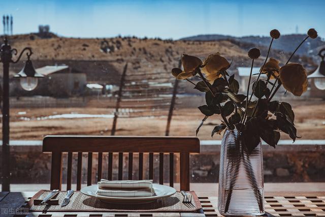 黄秋生最新电影，解析黄秋生限制级电影《吸血贵利王》（黄秋生的影视带艾波拉）