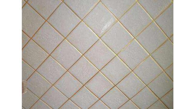 地板美缝怎么操作，地板美缝教程（瓷砖美缝的注意事项有哪些）