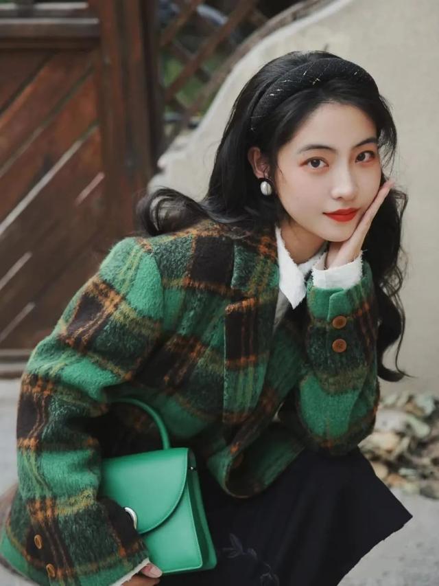 什么发型显脸小显年轻，适合瘦脸的发型（简单易打理的4款发型）