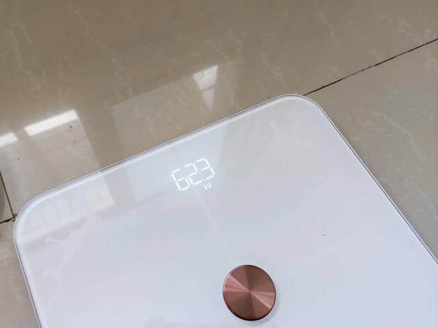 小米体脂秤app，小米体脂秤2怎么测体脂（咕咚、小米体脂秤全体验）