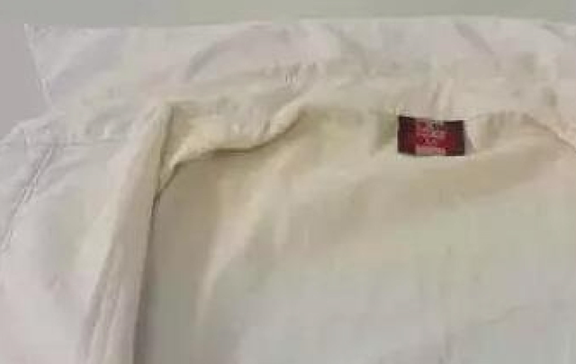 去除衣领上的黄渍妙招，衣领发黄清洗窍门（教你3个去黄小妙招）