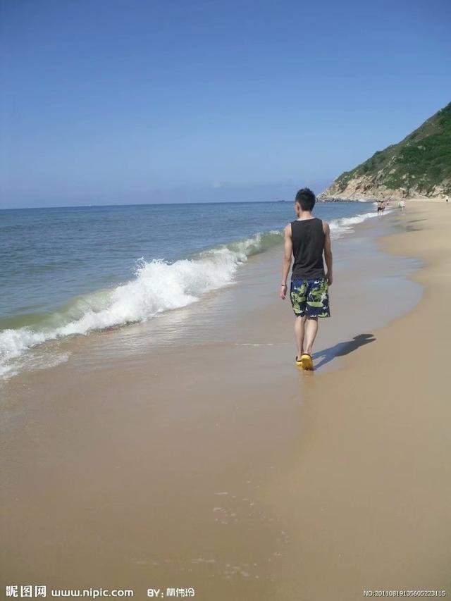 女人梦见自己游泳是什么预兆，女人梦见游泳是什么预兆（老杨做的梦 <游泳>）