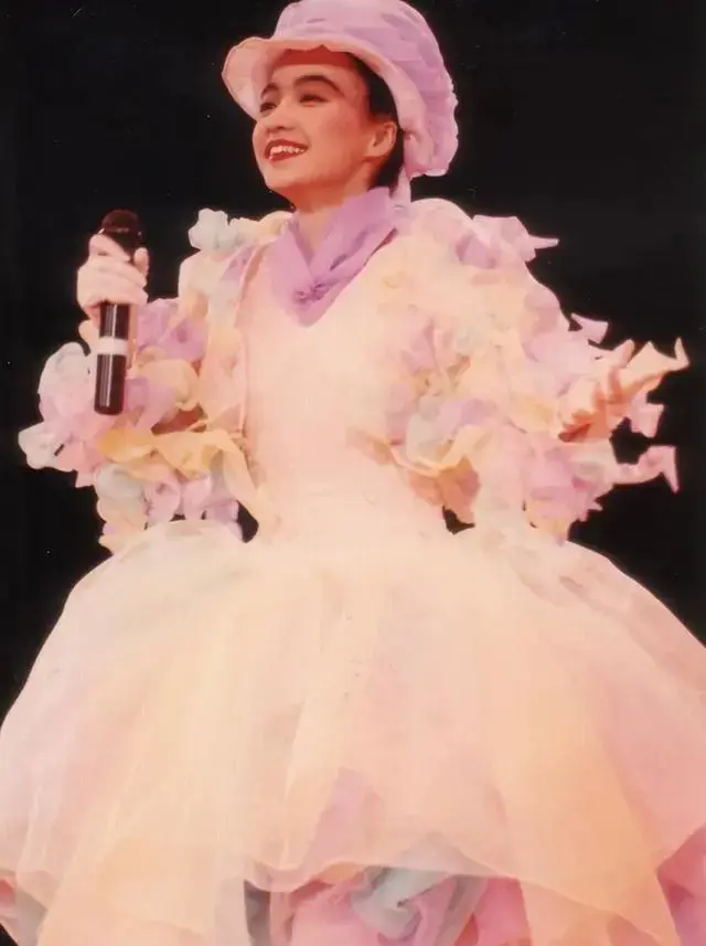 陈慧娴老公是谁，陈慧娴老公是谁（55岁的一代歌后陈慧娴）